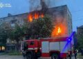 Київ під ударом: рятувальники ліквідовують наслідки нічної атаки РФ