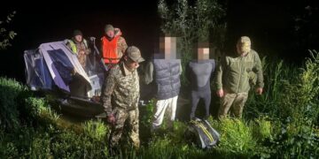 Прикордонники зупинили двох "плавців"-ухилянтів