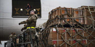 Трамп дав зелене світло продажу зброї Україні за готівку