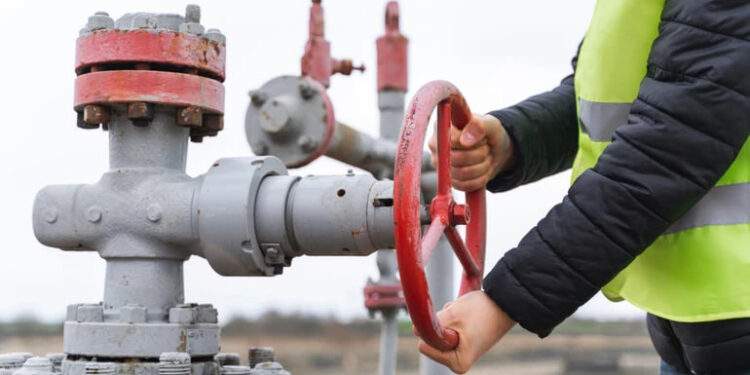 ЄС хоче розірвати газові контракти з Росією