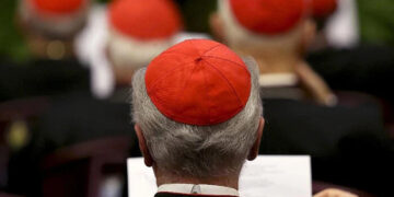 Ватикан обирає Папу: Посол України виділив кардинала з чіткою позицією щодо агресора