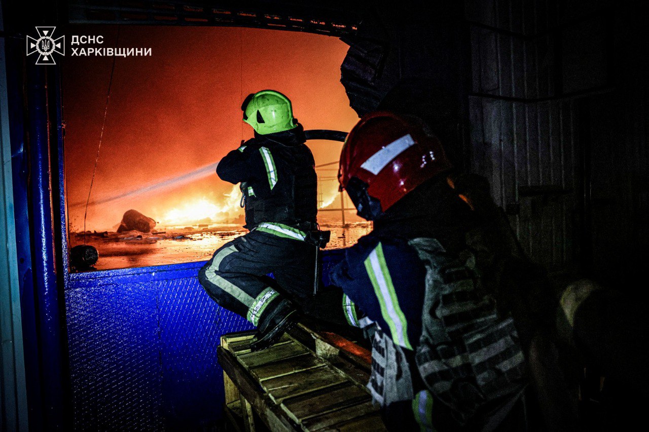 photo 2025 05 26 09 53 25 Пожежі, руйнування, поранені: третя ніч поспіль комбінованих атак РФ по Україні (Фото)