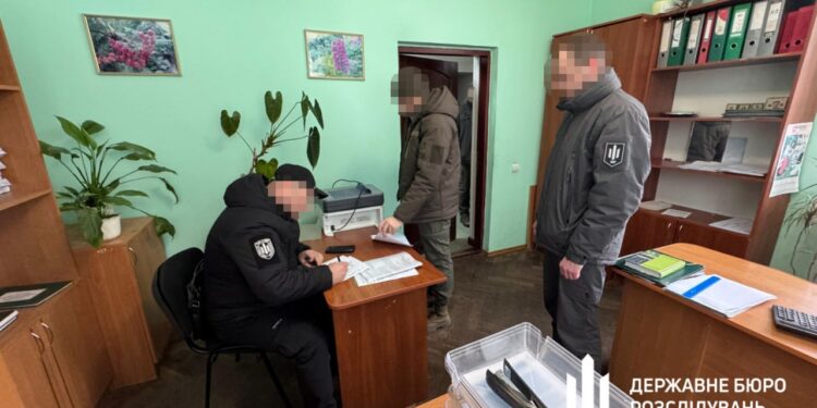 На Волині розкрито мільйонну корупційну схему в лісовому господарстві 1 Волинських лісників судитимуть за незаконну вирубку на мільйони