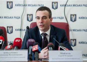 Фейковий диплом, Ferrari, біткоїни – Ocean Plaza керує ексчиновник із корупційним шлейфом