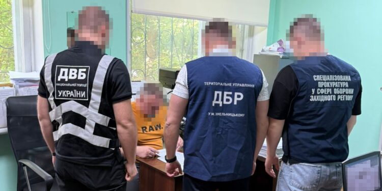 На Хмельниччині викрито мільйонну корупційну схему на закупівлях для ЗСУ 1 Посадовці ЗСУ крали на хлібі для військових