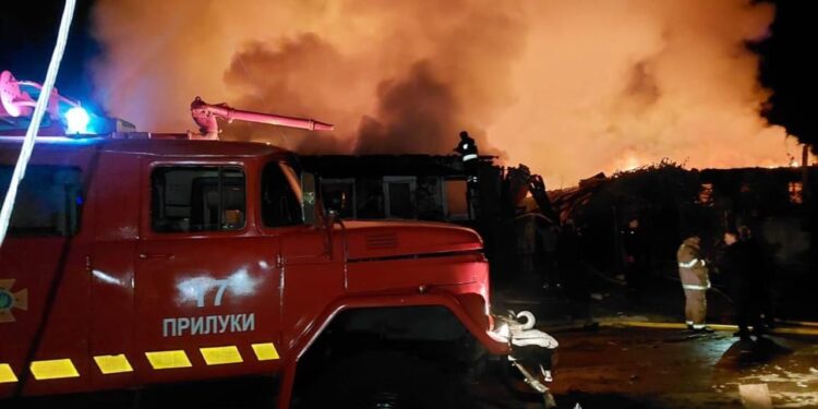 Нічний жах у Прилуках: масована атака "шахедів" забрала п'ять життів, серед них однорічна дитина (Фото) 1 Росія вбила однорічну дитину в Прилуках: сім'я загинула під завалами "шахедів"