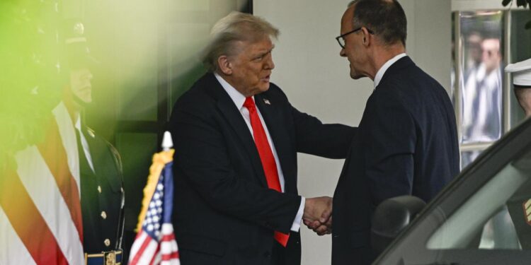 Дипломатичне фіаско Мерца: Трамп залишив Україну без чітких зобов'язань