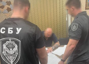 Армійські ліжка за ціною елітних меблів: розкрито корупційну схему