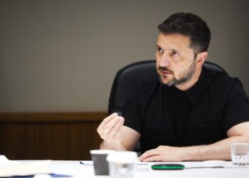 Зеленський визначив, з ким буде вести переговори 2 Володимир Зеленський наголосив на необхідності залучення сильних посередників