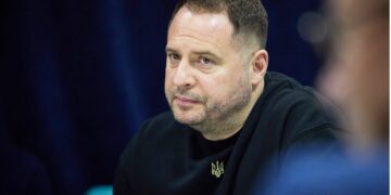 Дипломатичні провали Єрмака послаблюють зовнішньополітичні позиції України, – політолог