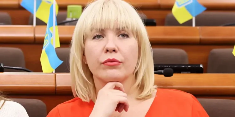 Киян закликали підтримати петицію проти депутатки, яка влаштувала святкування у день жалоби 1 Киян закликали підтримати петицію проти депутатки, яка влаштувала святкування у день жалоби