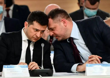 Єрмак вечорами зустрічається із Зеленським, — політолог 2 Єрмак вечорами зустрічається із Зеленським, — політолог