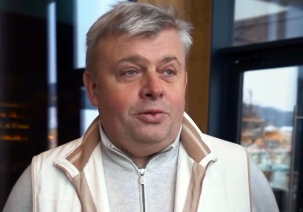 8 Foto Волонтер і меценат Григорій Козловський отримав почесну відзнаку ЗСУ