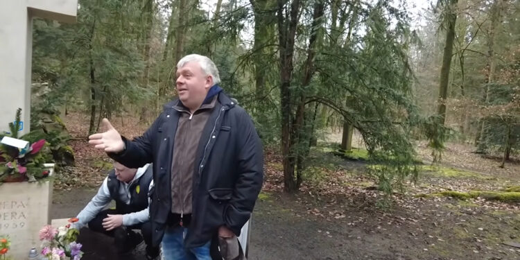 Сенсація з Мюнхена - як Григорій Козловський будує майбутнє українського футболу — «Рух» U-16 переміг «Баварію» 1 Григорій Козловський - почесний президент ФК "Рух"(Львів)