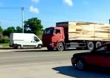 Окупанти маскують машини з паливом під “водовози” та “молоковози”
