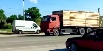 Окупанти маскують машини з паливом під “водовози” та “молоковози”