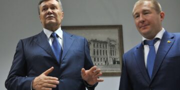 Адвокат Януковича, справа Борисова та слід «Фудзіями»: ЗМІ розповіли, що відомо про Віталія Сердюка