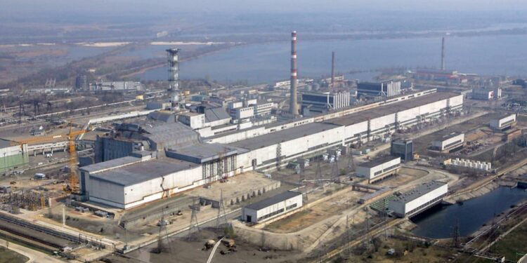 Російський дрон влучив у сховище відпрацьованого ядерного палива на ЧАЕС 1 Російський дрон влучив у сховище відпрацьованого ядерного палива на ЧАЕС