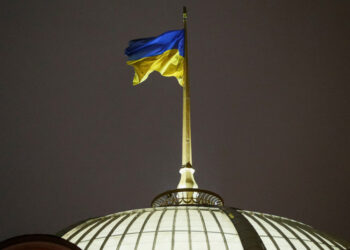 “Євросолідарність” лідирує, партії Зеленського і Залужного ділять 2-3 місце: опитування щодо можливих виборів до Ради