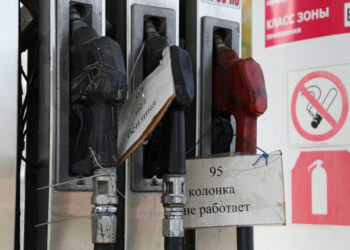 Через удари ЗСУ Росія змушена закуповувати бензин за кордоном – ЗМІ