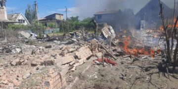 Армія РФ вдарила ракетою по приватному сектору на Одещині: двоє поранених