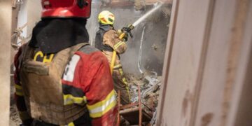 Росіяни вдарили по Сумах: пошкоджені будинки та інфраструктура, шестеро поранених