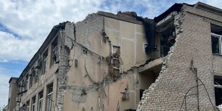 Російська армія скинула на Дружківку три 250-килогромові авіабомби: є загиблий та поранені