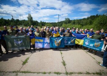 До України з полону повернулось 160 військових – Зеленський