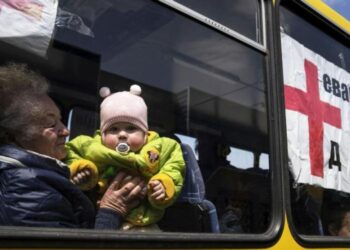 Евакуацію родин із дітьми розширили ще на 23 населені пункти Дніпропетровщини