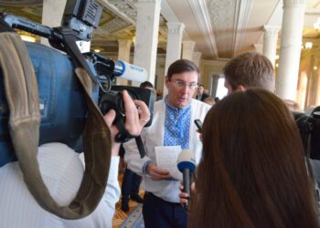 “Події у Вірменії — природний процес остаточного розпаду Російської імперії”, — Юрій Луценко