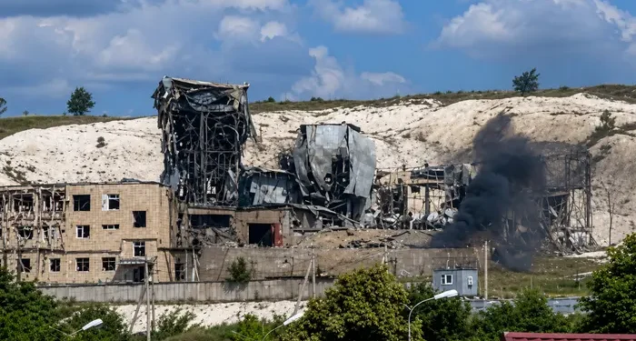 На Бєлгородщині вдруге атакували крейдяний завод: що відомо про наслідки 1 На Бєлгородщині вдруге атакували крейдяний завод: що відомо про наслідки