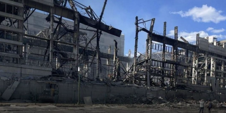 Генштаб підтвердив ураження двох НПЗ в РФ та моста в Криму