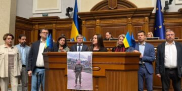 Терміни служби і фінансування армії: “Євросолідарність” закликала владу виконати обіцянки перед військовими