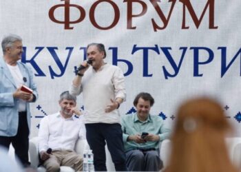 Порошенко у Львові: українці мають усвідомити глобальну силу своєї культури