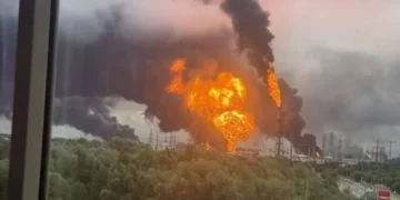Зеленський підтвердив повторне ураження Московського НПЗ та розкрив деталі