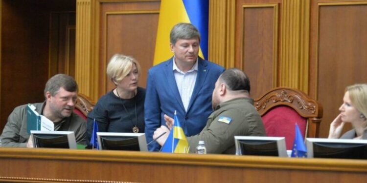 Ухвалили завдяки Євросолідарності: закон про доброчесність суддів розморожує 300 млн євро допомоги 1 Ухвалили завдяки “Євросолідарності”: закон про доброчесність суддів розморожує 300 млн євро допомоги