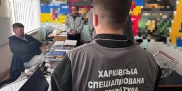 Посадовців армійського корпусу затримали за вимагання грошей з військовослужбовців
