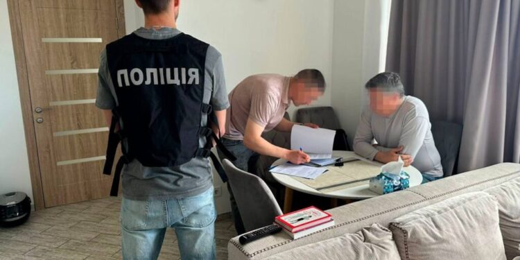 Вивозив музик за кордон: правохоронці підозрюють колишнього чиновника Мінкульту 1 Вивозив “музик” за кордон: правохоронці підозрюють колишнього чиновника Мінкульту