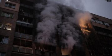 “Будь ласка, бережіть себе”: Зеленський попередив про загрозу масованого удару РФ