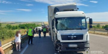 На трасі Київ – Одеса сталася смертельна аварія за участю маршрутки та вантажівки