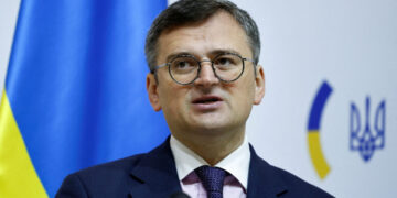 Українцям після років в окупації та пропаганди Кремля не можна одразу дозволити голосувати – ексклава МЗС Кулеба