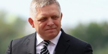 Референдум про скасування довічних виплат Фіцо у Словаччині провалився через низьку явку