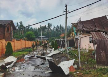 Російський удар по Київщині: 10 загиблих і до 100 поранених