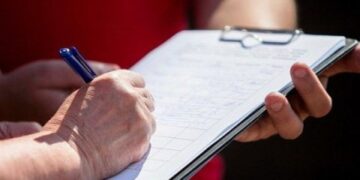 Понад 60% українців незадоволені демократією в країні: результати опитування
