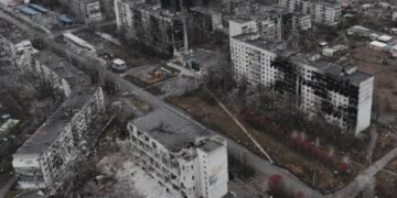 “Місто під контролем ЗСУ”: бійці полку “Скеля” провели зачистку в Костянтинівці та підняли прапор України