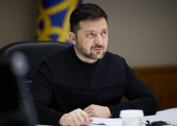 Я чую, що кажуть люди: Зеленський анонсував рішення щодо армії після консультацій з Федоровим і Сирським 5 “Я чую, що кажуть люди”: Зеленський анонсував рішення щодо армії після консультацій з Федоровим і Сирським