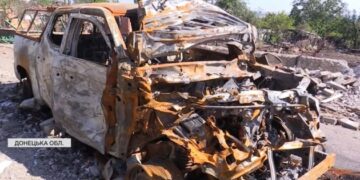 Російський FPV-дрон атакував поліцейських під час порятунку людей у Дружківці