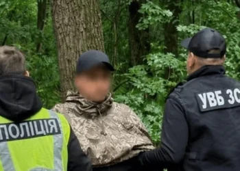 Екскомандиру 155-ї ОМБр та його підлеглим оголосили підозру у справі про вбивство цивільних на Київщині 5 Екскомандиру 155-ї ОМБр та його підлеглим оголосили підозру у справі про вбивство цивільних на Київщині