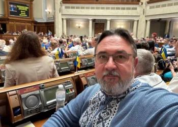 Скандал зі звільненням Федорова: один з нардепів “слуг” складає мандат