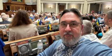 Скандал зі звільненням Федорова: один з нардепів “слуг” складає мандат